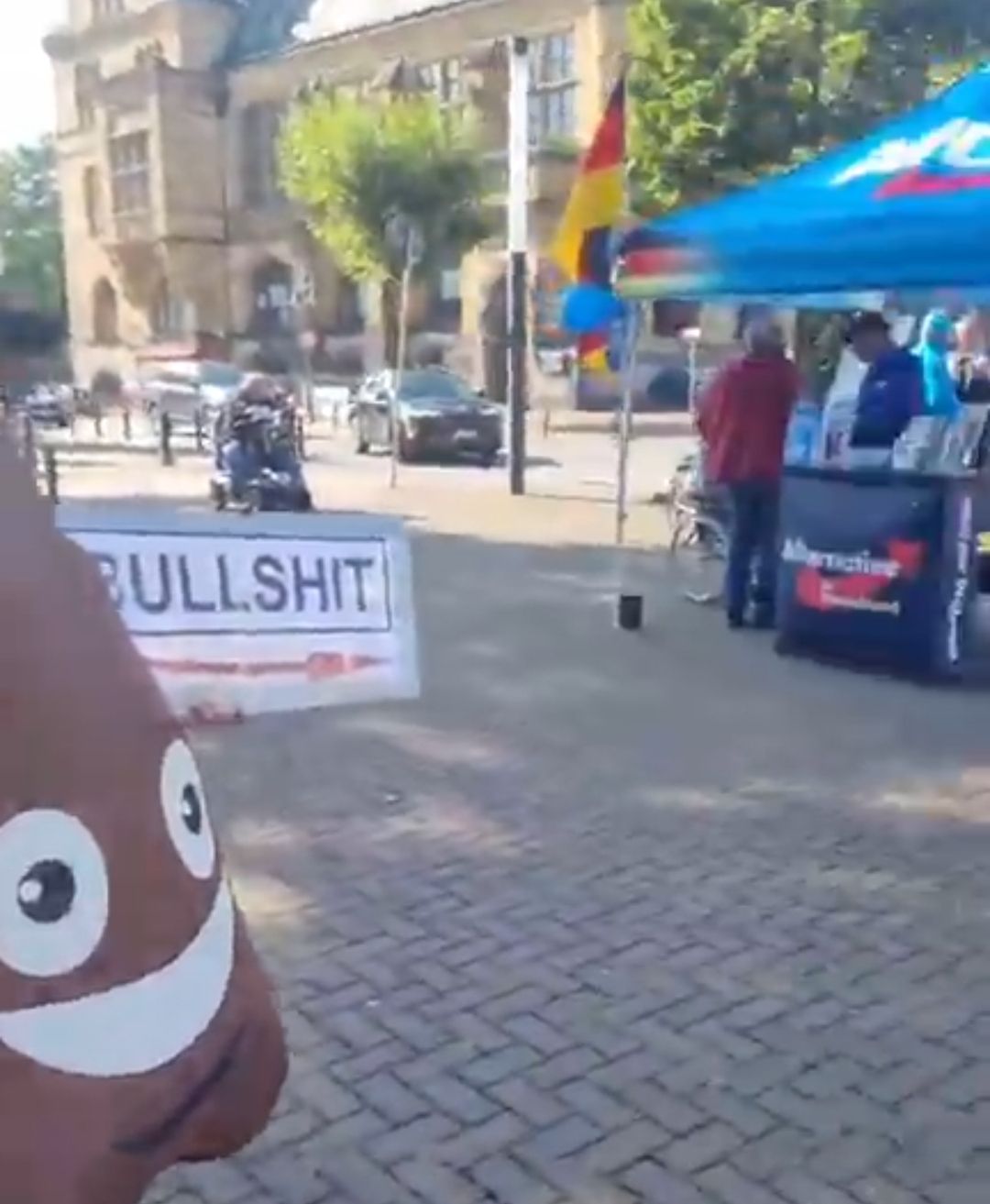 Protest gegen den AfD-Desinformations-Stand in RE